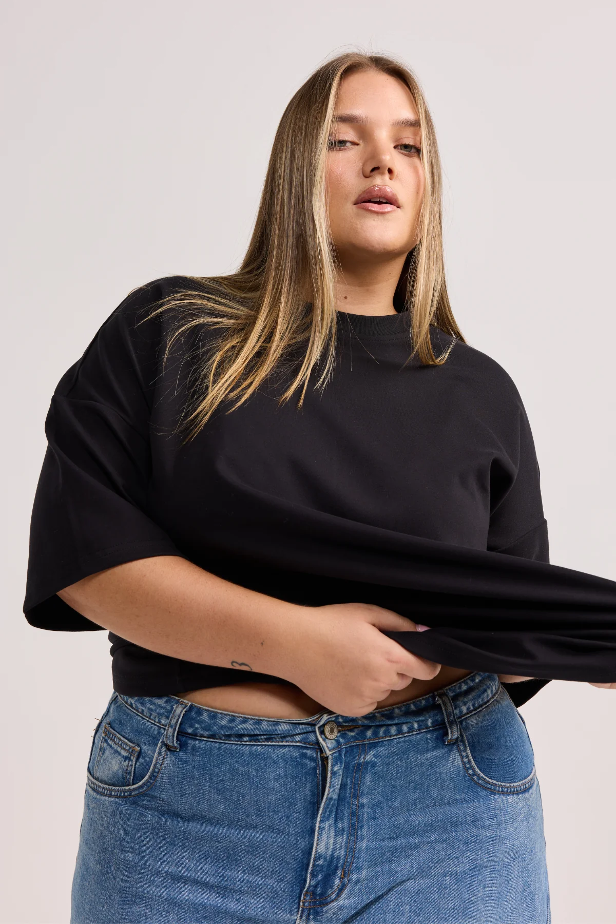 Black Oversized Tee - Image 7
