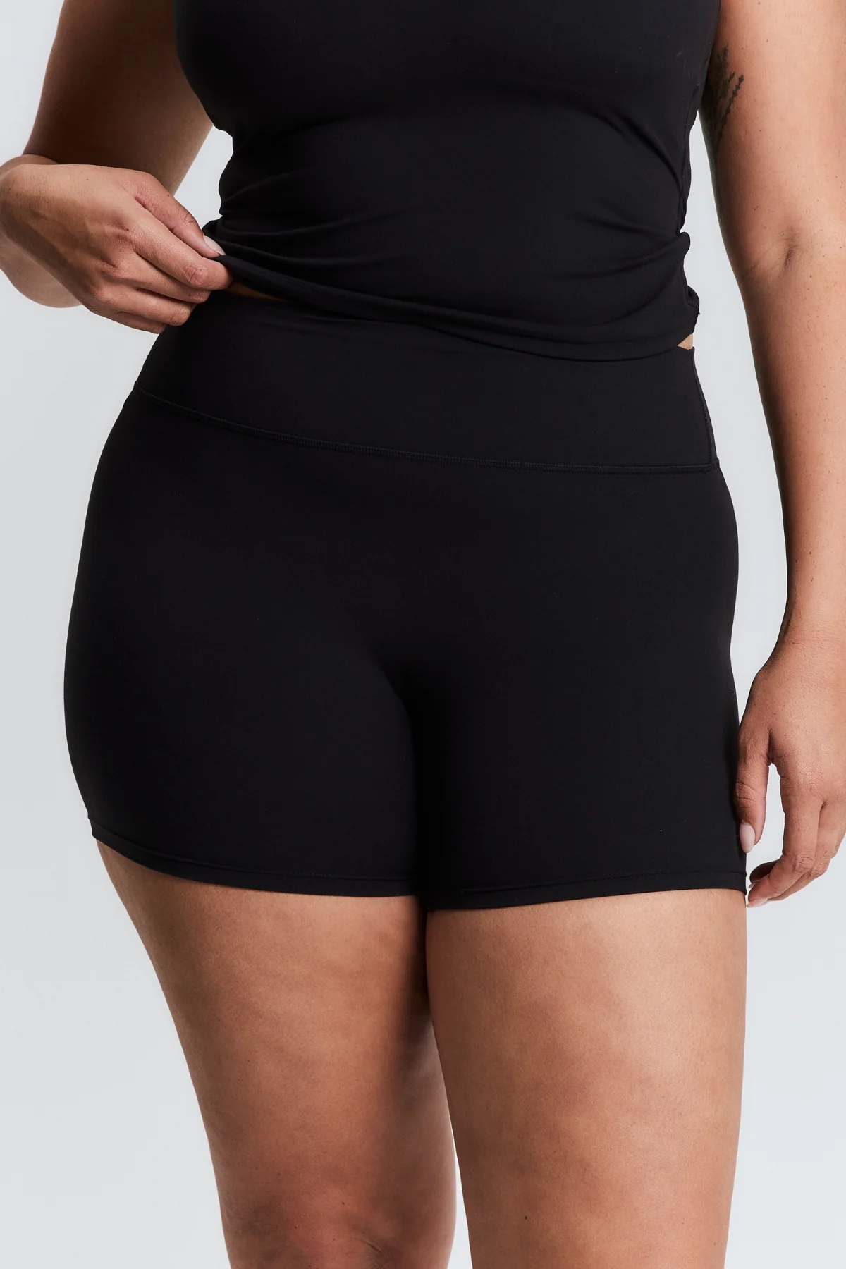 Black Subtle Scrunch Bike Short 4" - Image 4