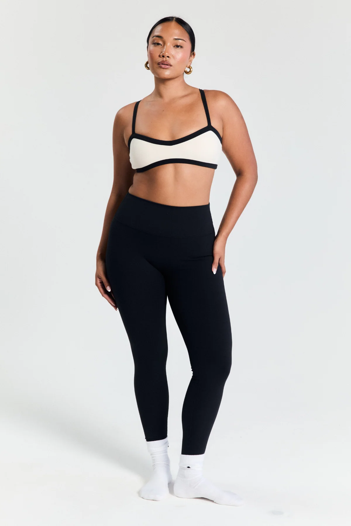 Black/Cream Outline Crop - Image 4