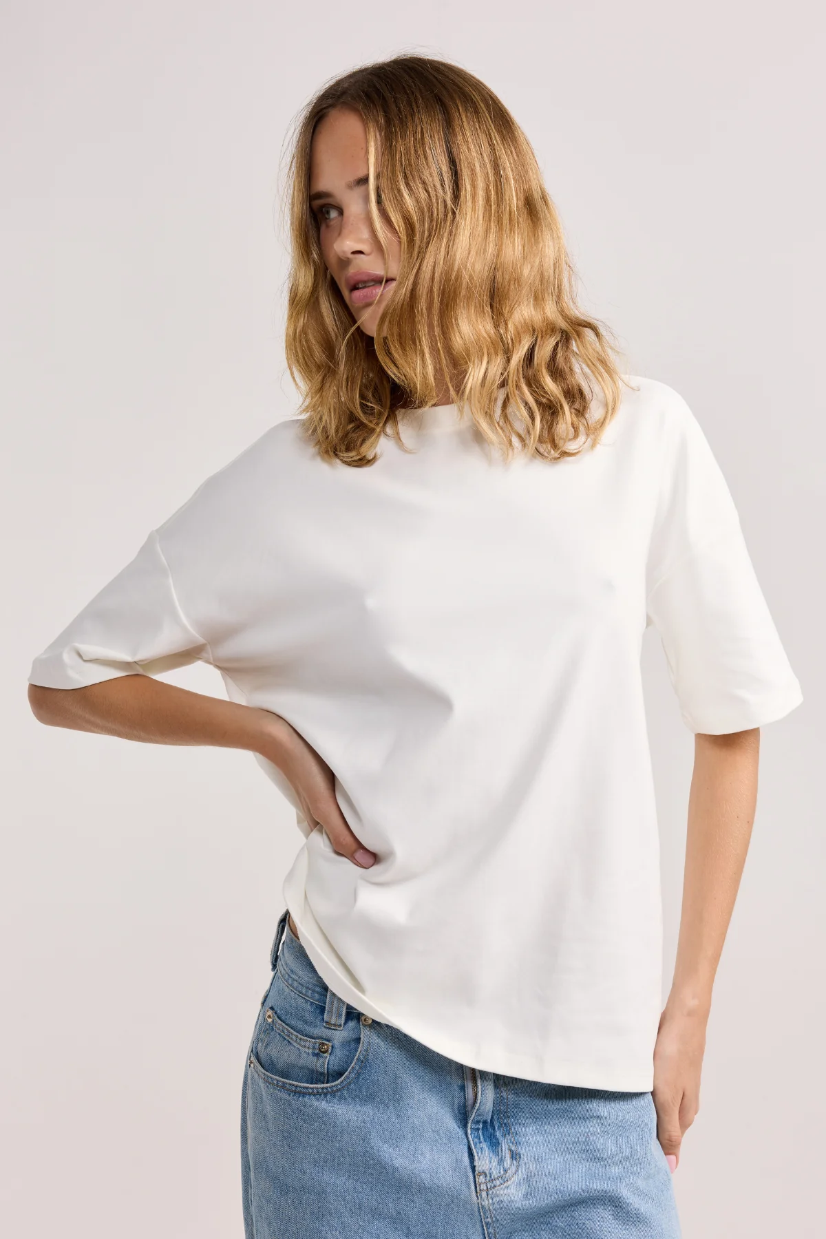 White Oversized Tee - Image 4